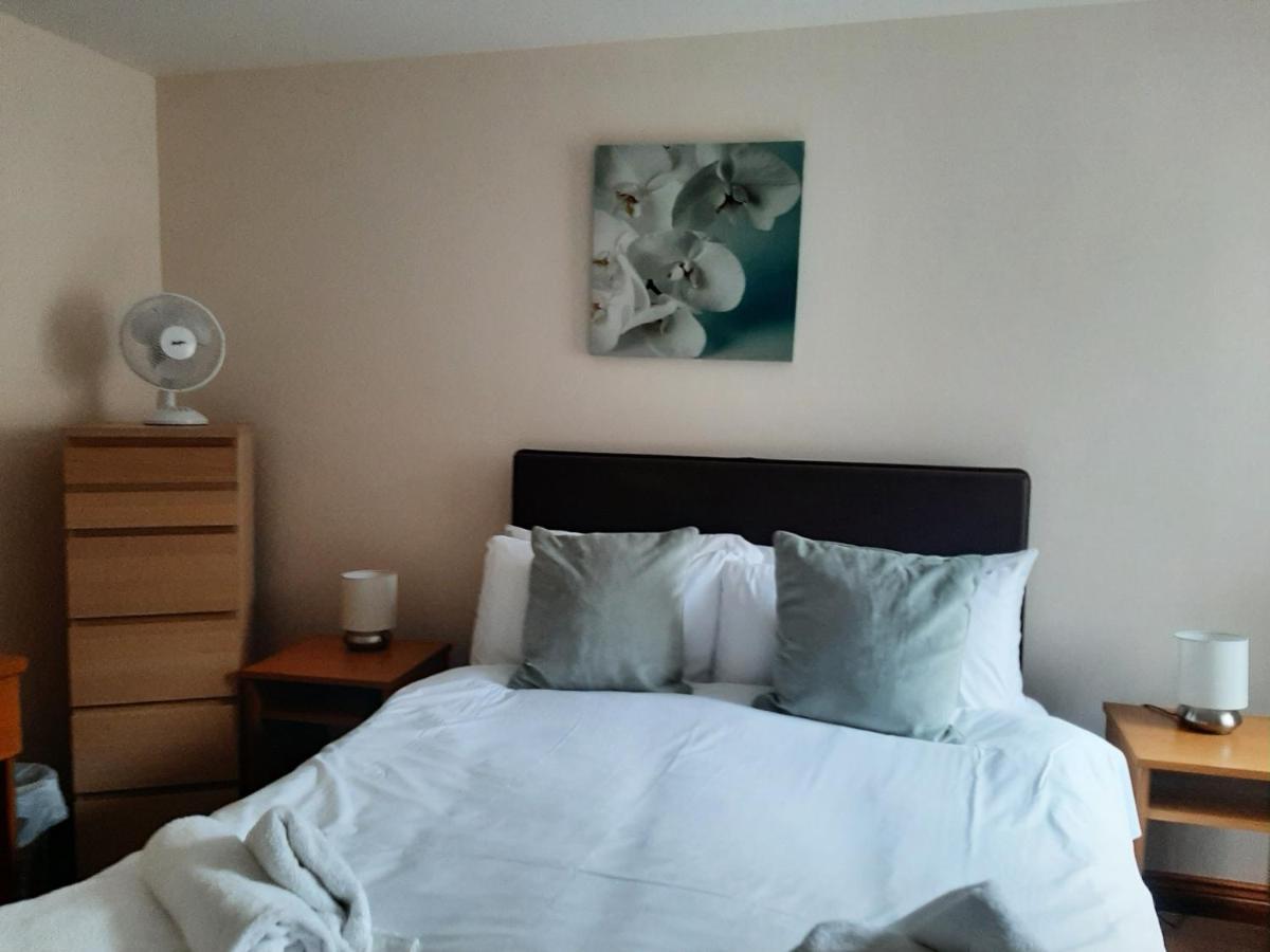 Holly Lodge Алнік Екстер'єр фото